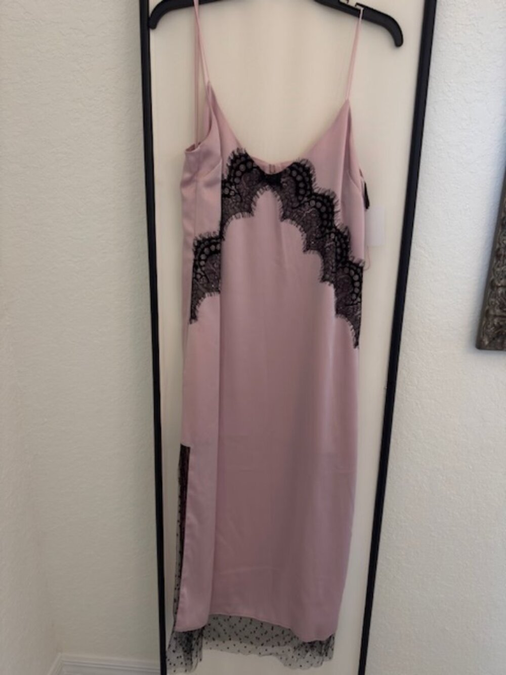 Red Valentino Elegant Pink Dress with Lace,  Size 40